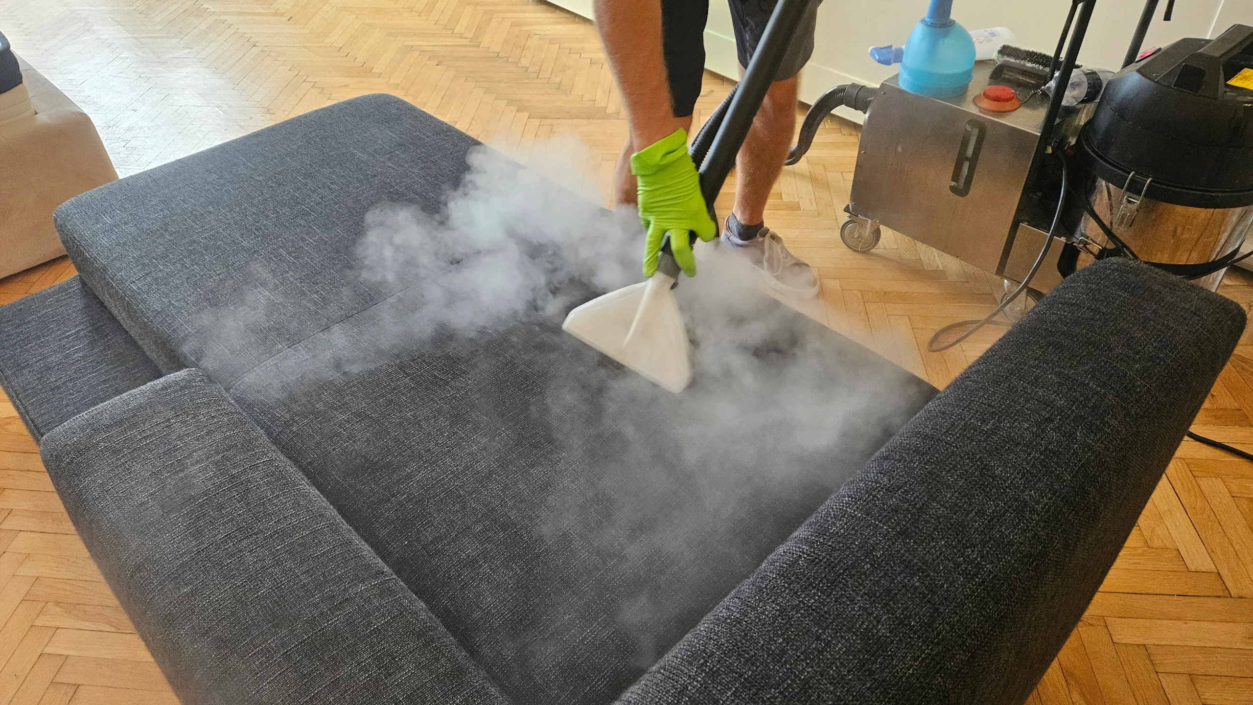 clean-spot-oradea-curatare-canapele-saltele-tapiterie-aburi