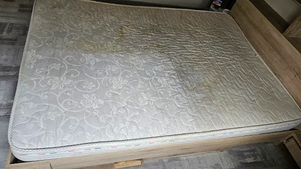 inainte de curatare spalare saltele oradea cleanspot