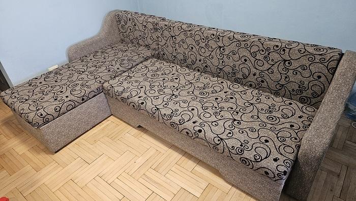 Spălare profesională canapea la domiciliu în Oradea realizată de CleanSpot.