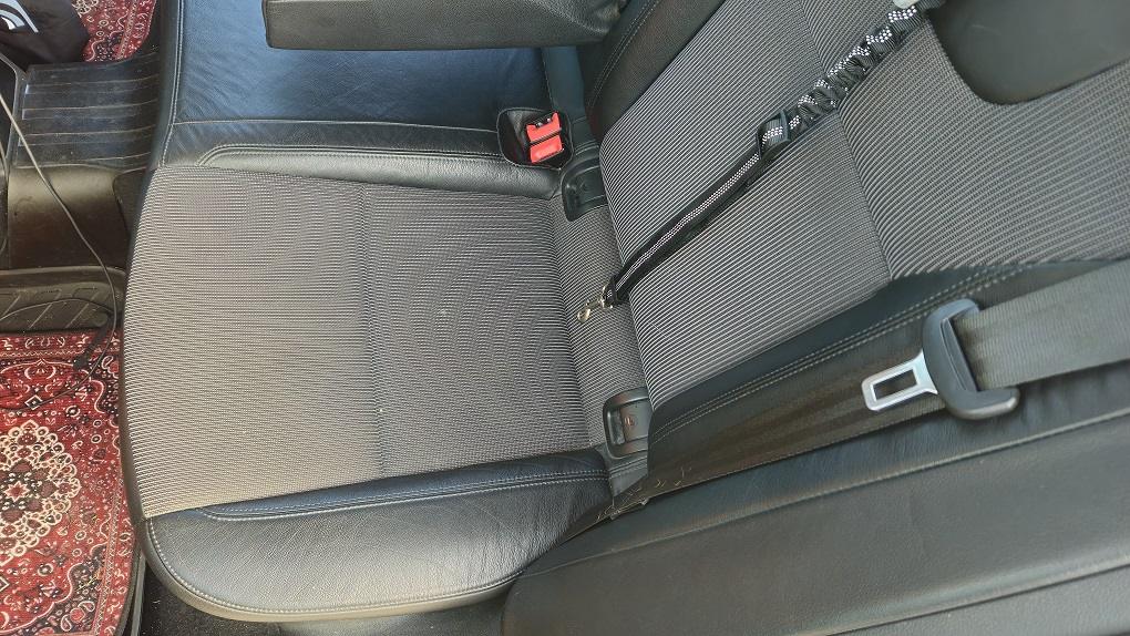 Curățare și igienizare banchetă auto piele și textil în Oradea prin detailing interior profesional CleanSpot