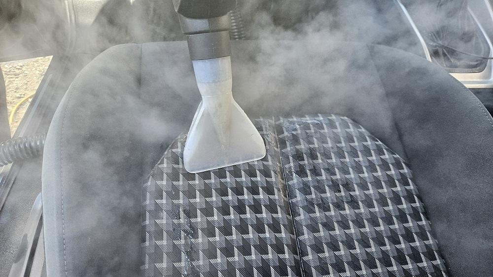 Spălare tapițerie auto cu abur și injecție-extracție realizată în Oradea