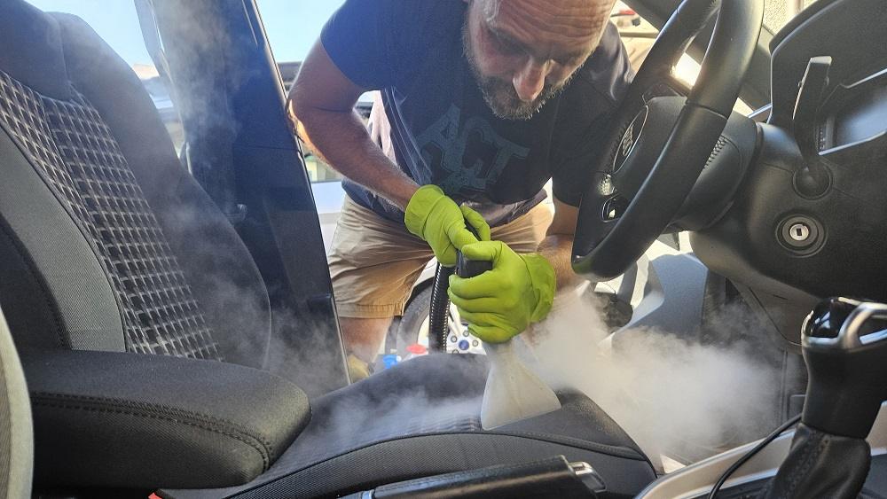 Banchetă auto textilă după spălarea profesională a interiorului în Oradea