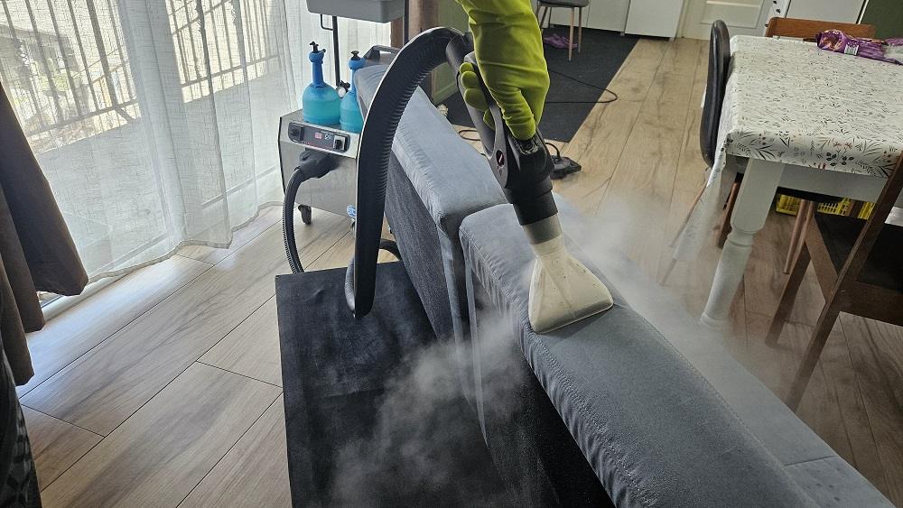 Curățare profesională colțar Clean-Spot Oradea Curățare profesională colțar Clean-Spot în Oradea