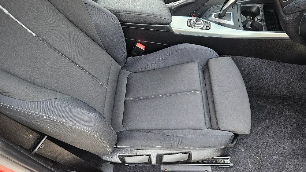 Scaune auto curate după serviciul de detailing interior din Oradea