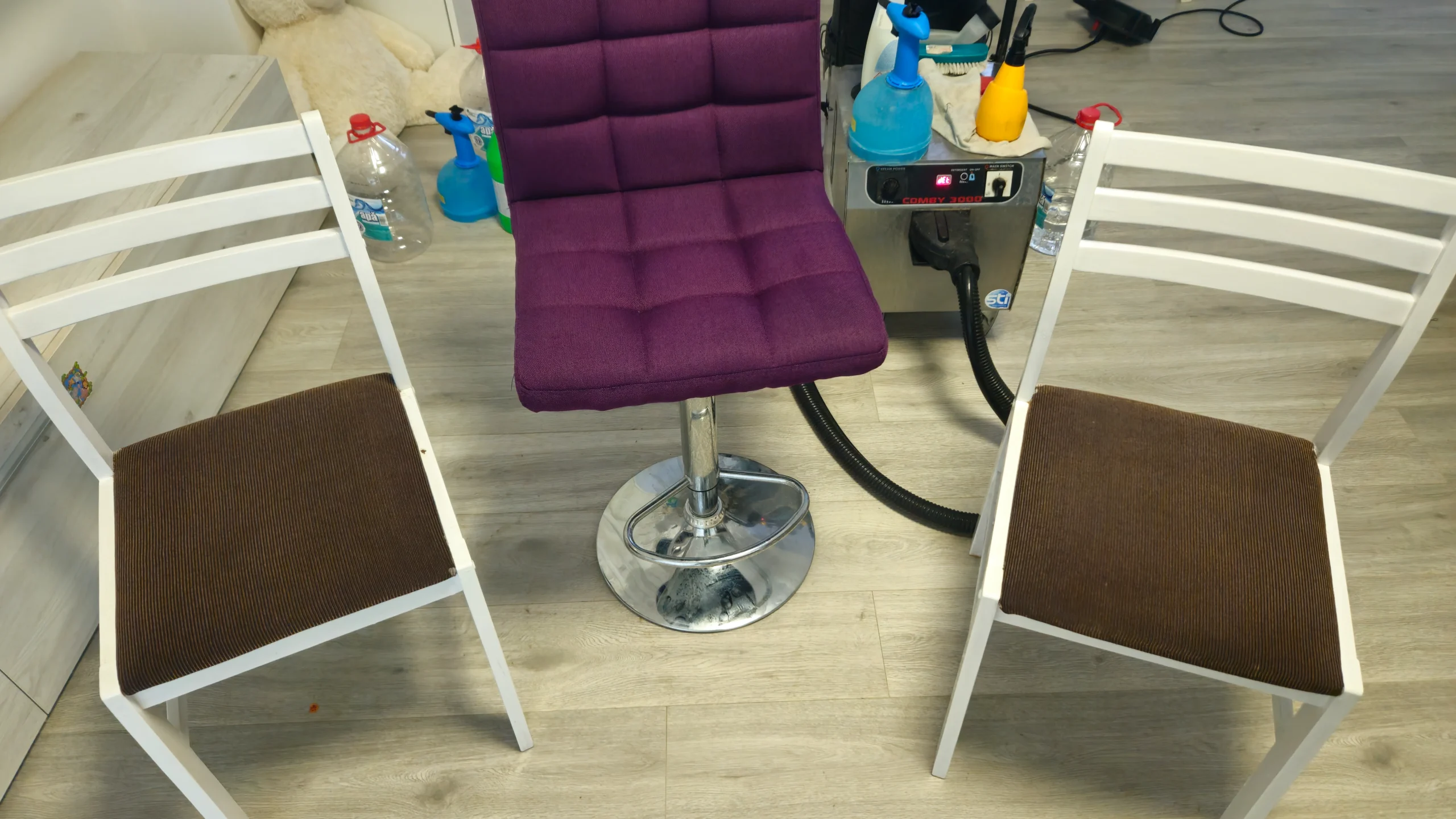 Curățare și spălare scaune tapițate la domiciliu Oradea – Clean-Spot