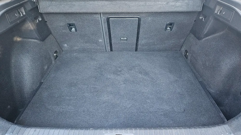 Curățare profesională prin extracție a tapițeriei auto în Oradea la Clean Spot