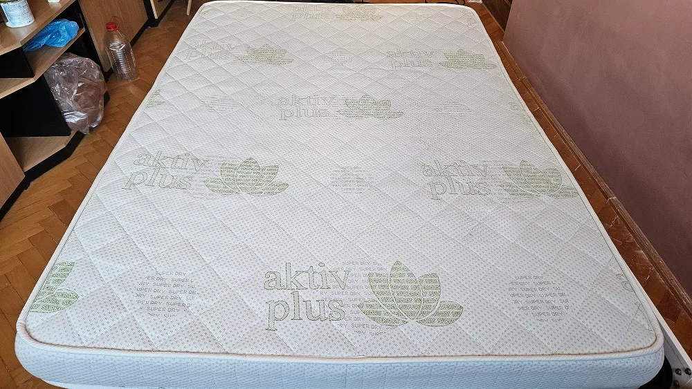 Aspectul saltelei după curățarea profesională realizată de Clean-Spot Oradea