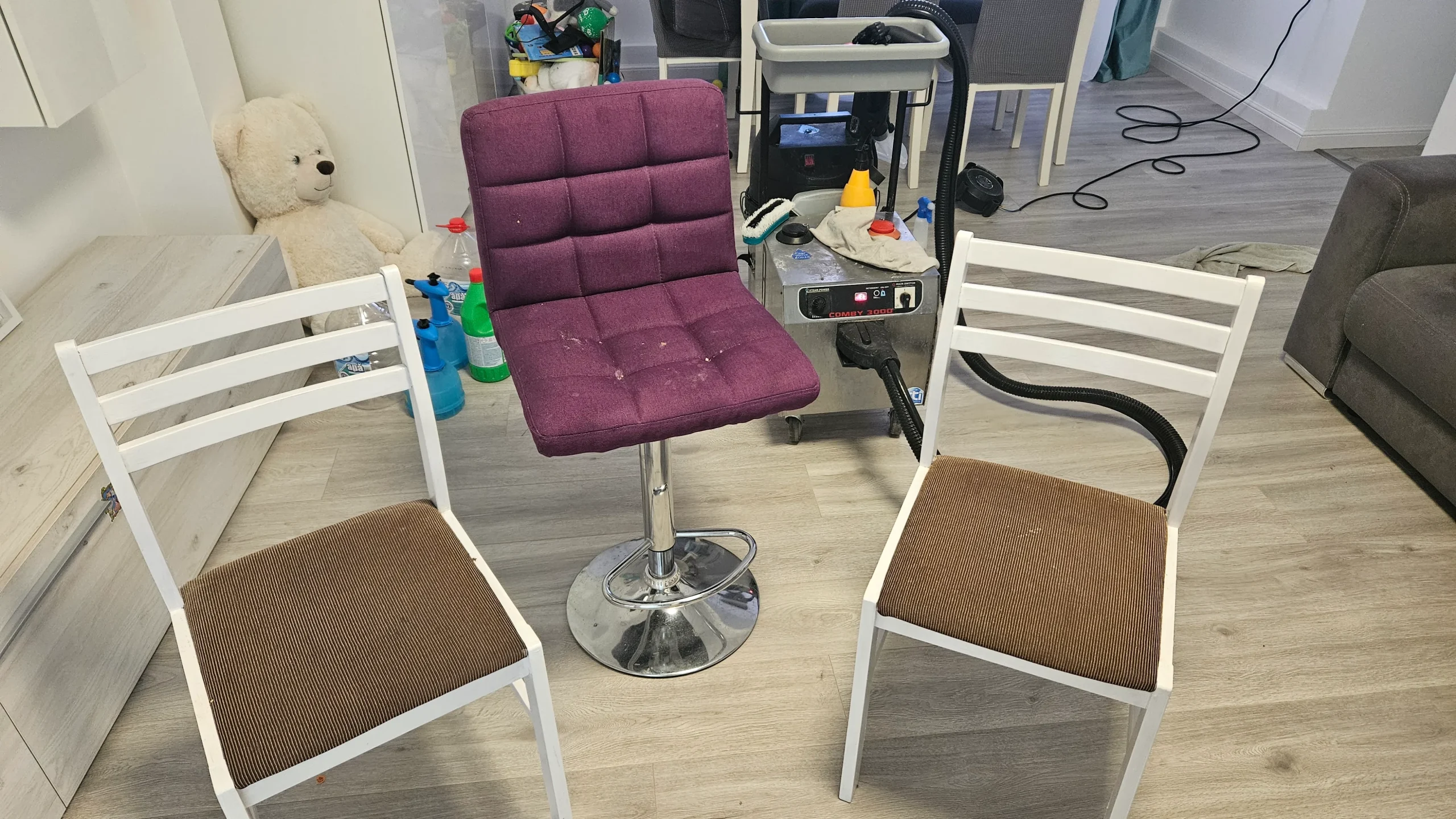 Curățare scaune tapițate cu pete și murdărie – Clean-Spot Oradea