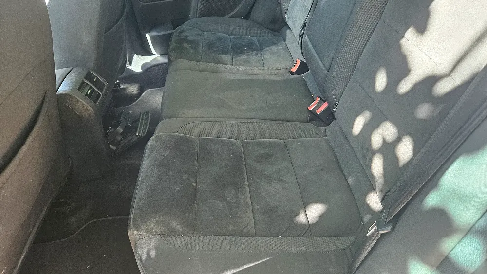 Extracție profesională pe tapițeria unui scaun auto în Oradea