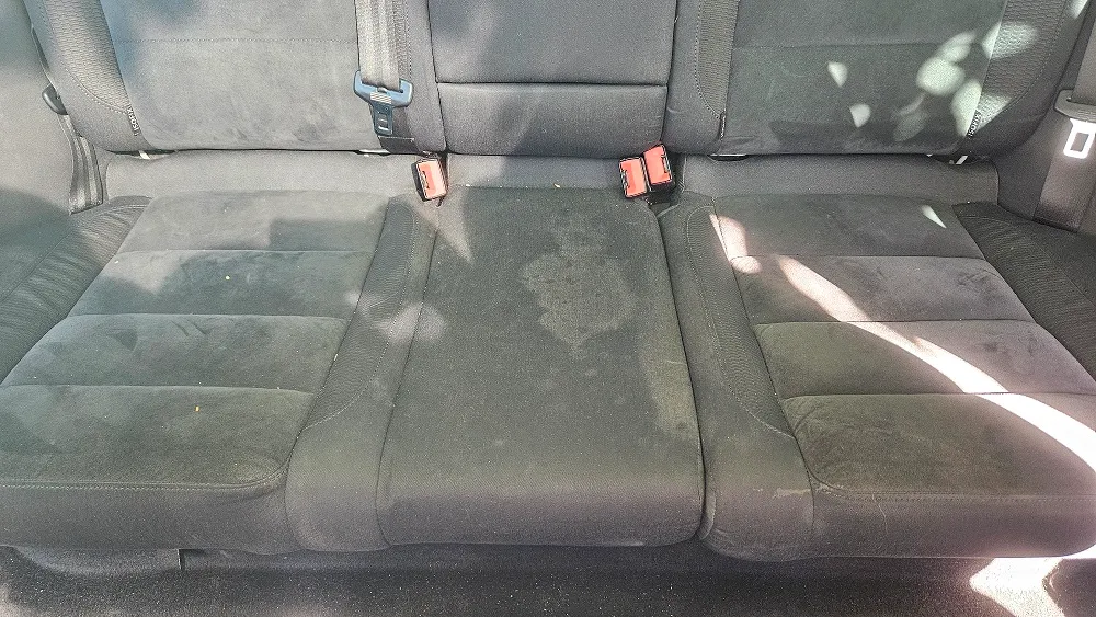 Curățare tapițerie auto prin extracție – Oradea