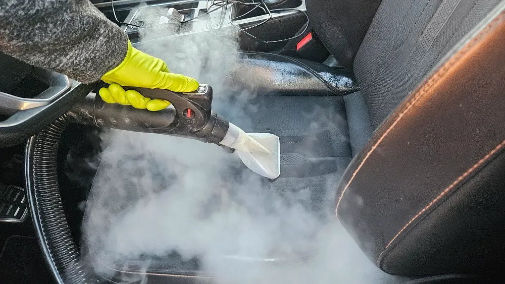 Spălare și curățare tapițerie scaune auto în Oradea realizate de Clean Spot
