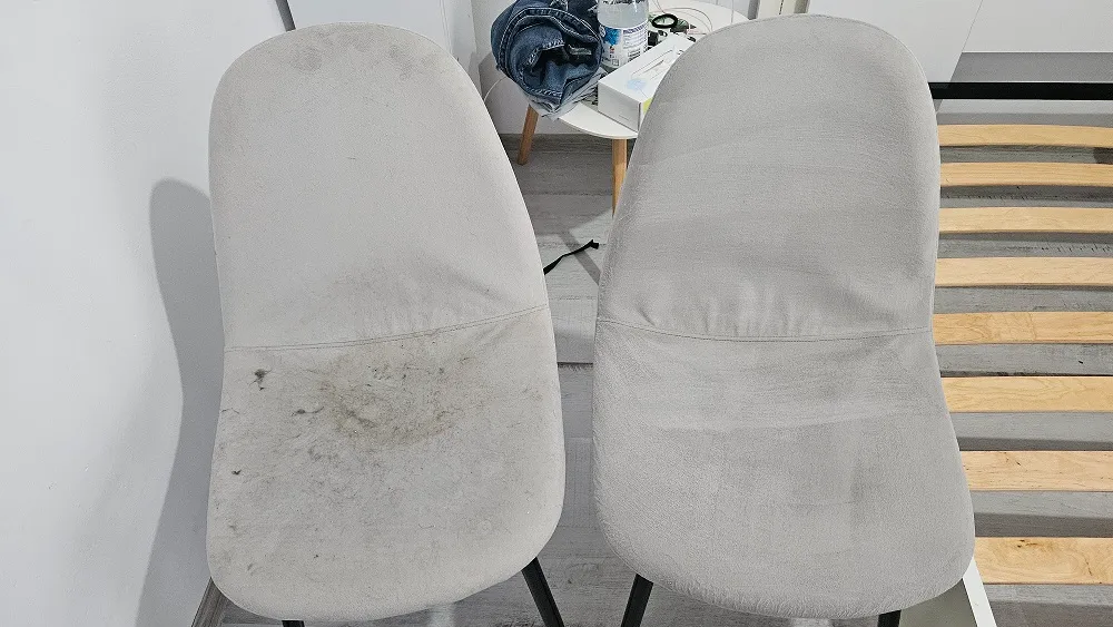 Două scaune tapițate după curățare profesională Clean-Spot Oradea
