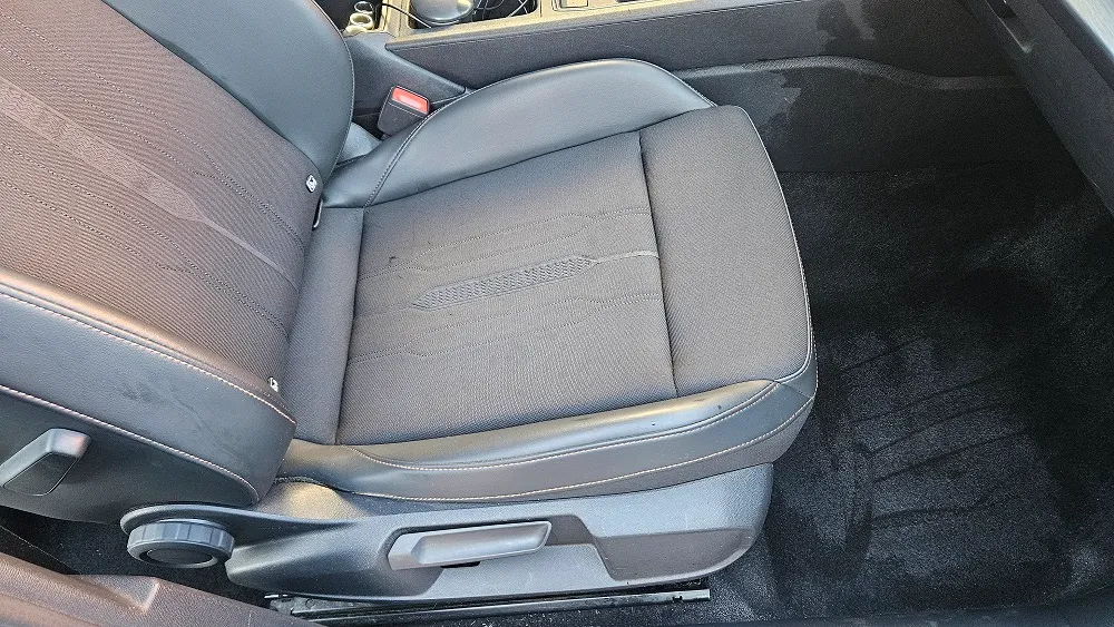 Detailing și igienizare interior auto cu abur în Oradea realizate de Clean Spot