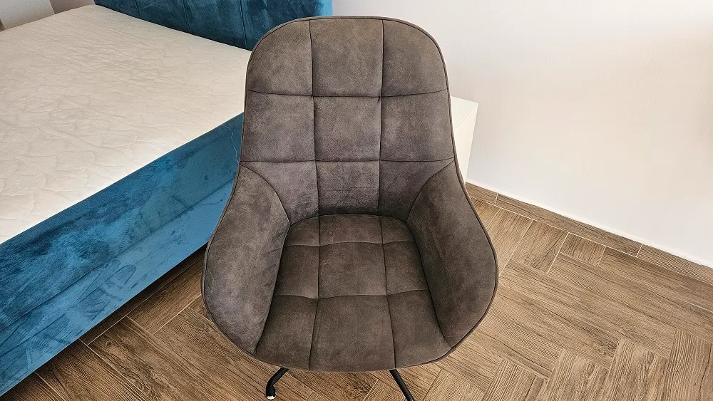 Curățare fotoliu recliner tapițat la domiciliu în Oradea